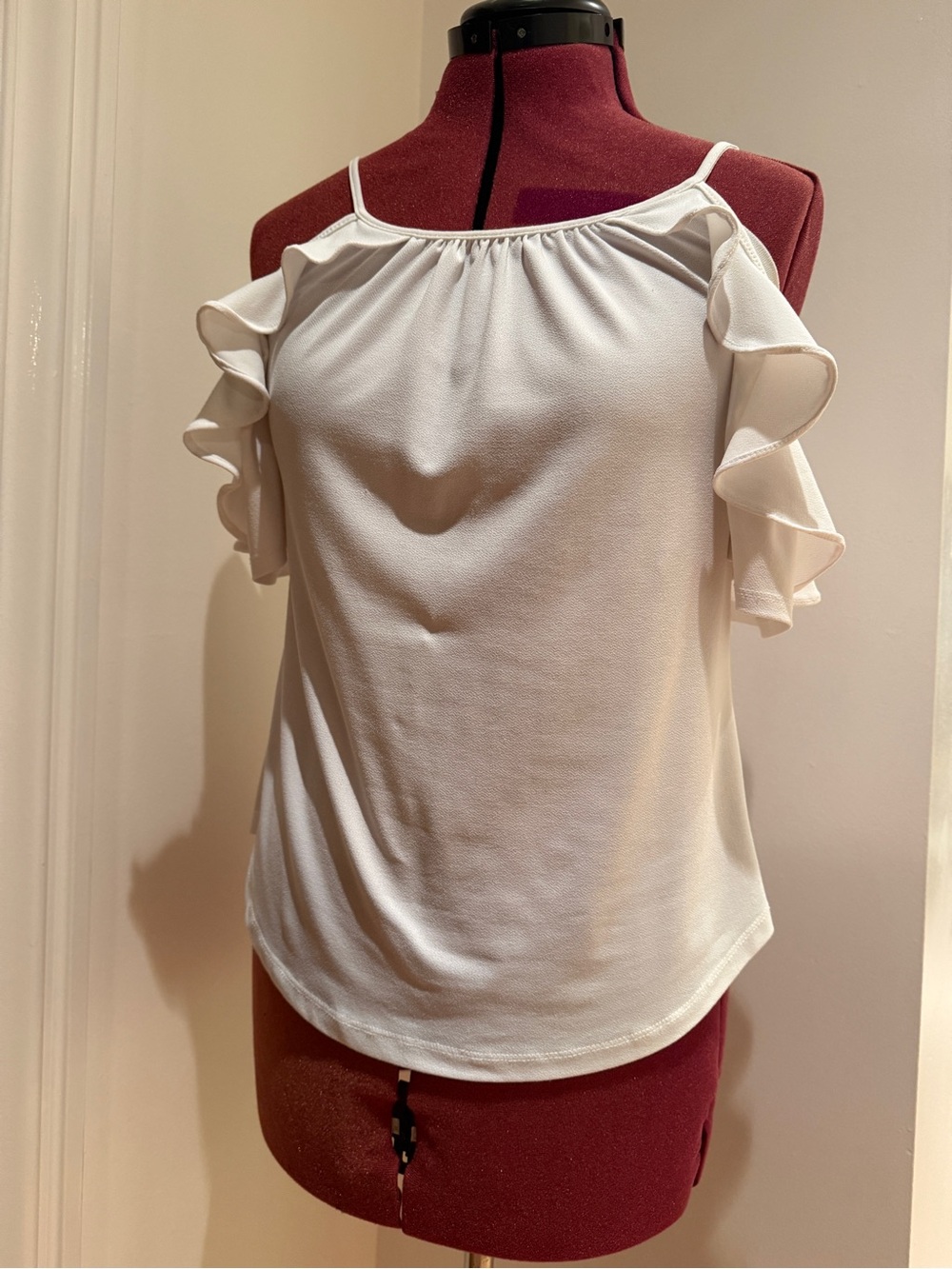 Women’s White Cold-Shoulder Ruffle Camisole